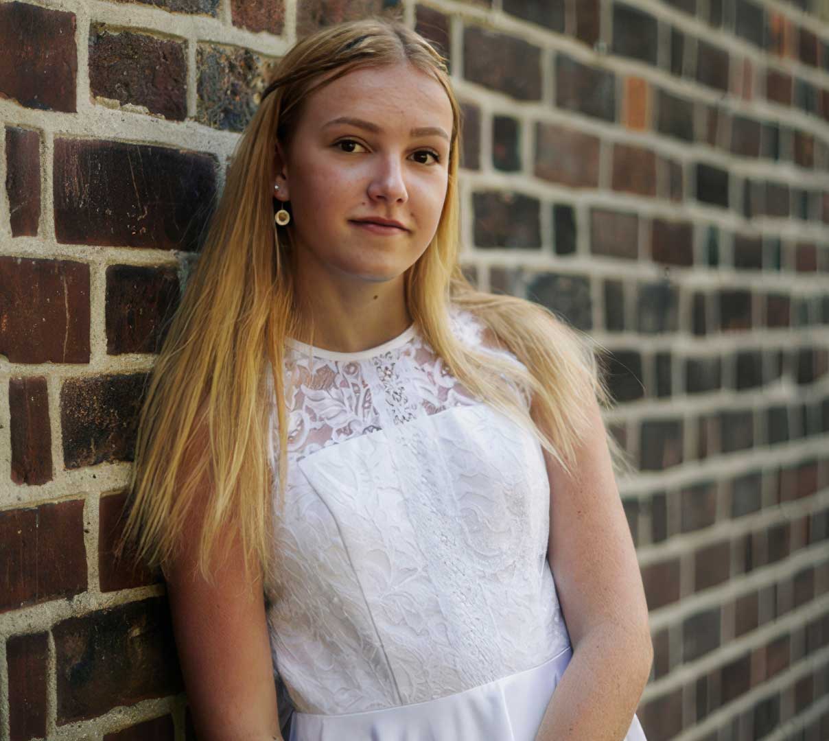 Konfirmationstøj og konfirmationskjoler til piger i 2026